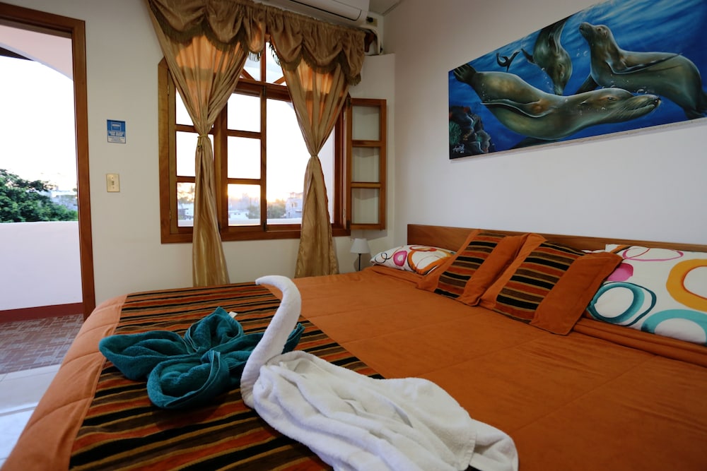 Panoramic Suite, 1 Queen Bed, Non Smoking, Ocean View photo 1