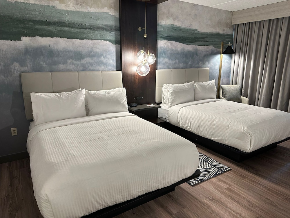 Room, 2 Queen Beds - Photo 5