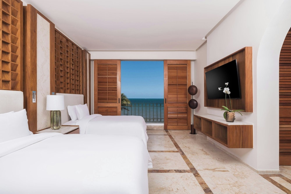 Master Suite Ocean Front Two Queen - Photo 3