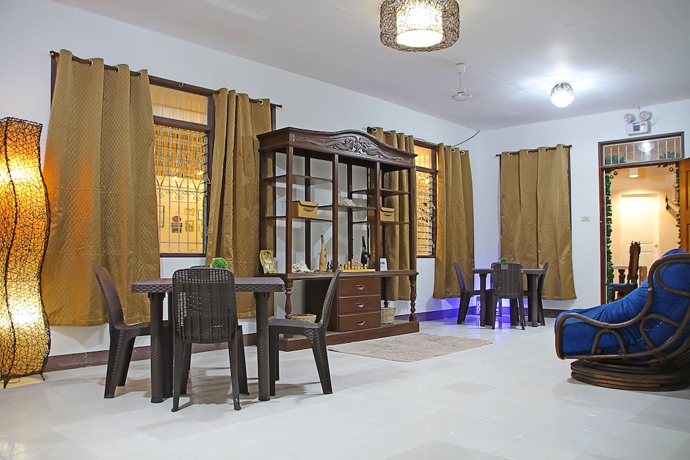 Standard Quadruple Room, Private Bathroom - Photo 2