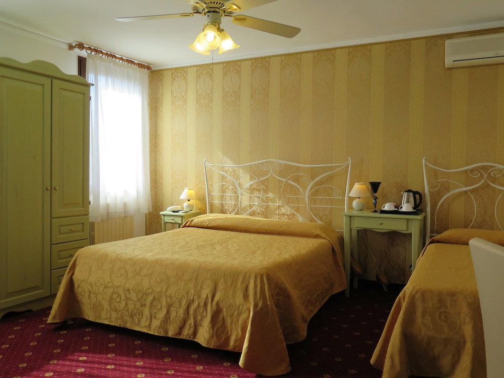 Superior Triple Room photo 1