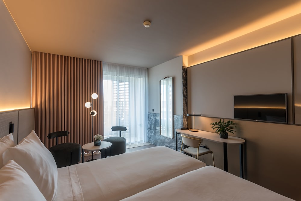 Classic Twin Room (Zen View) - Photo 1
