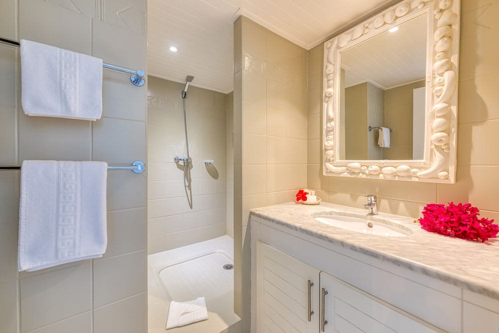 Deluxe Suite, 1 Bedroom, Bathtub, Ocean View, photo 6