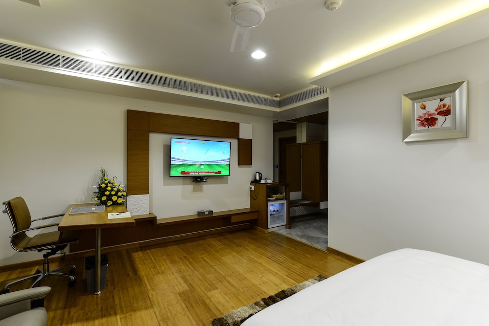 Royal Room - Photo 2