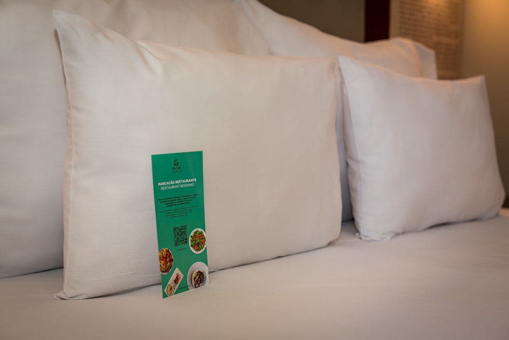 Deluxe Twin Room (2 Adults + 1 Child) - Photo 9