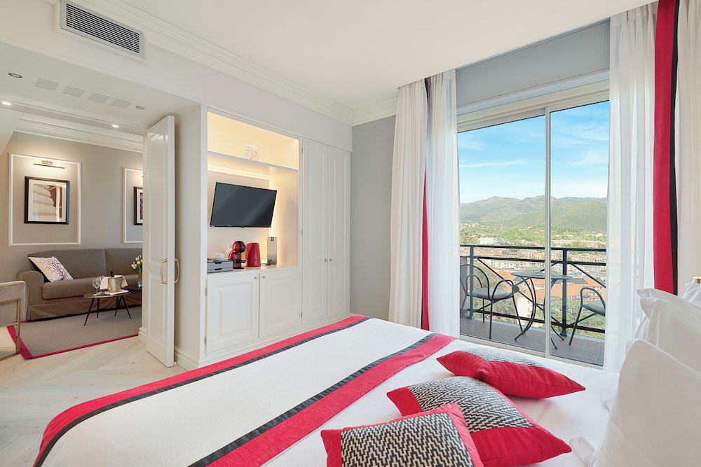 Deluxe Room (Suite) photo 3