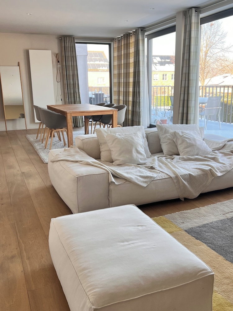 La Petite For t Contemporary Apartment in Halle, Photo 5