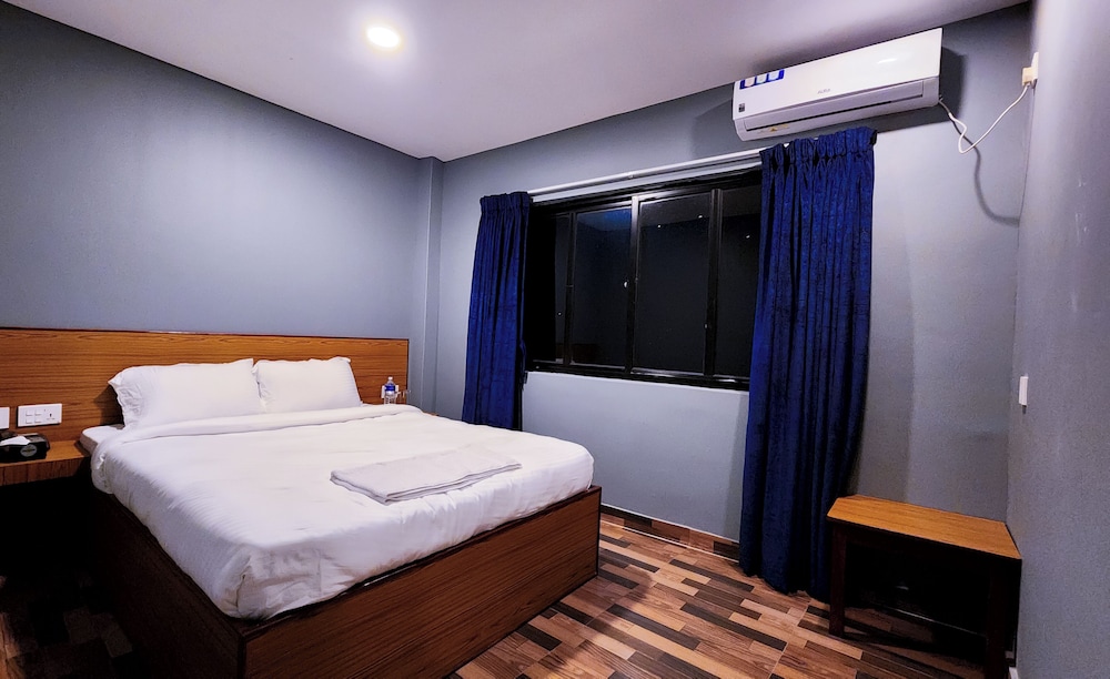 Deluxe Double Room, City View