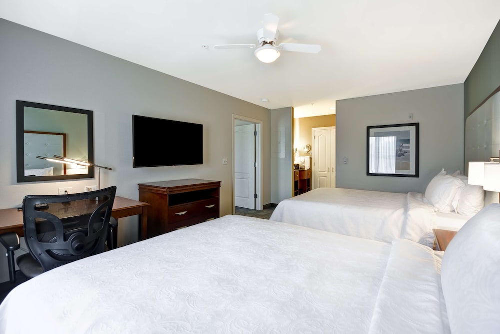 Suite, 2 Queen Beds photo 2