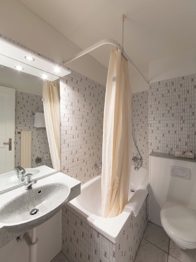 Suite - Photo 4