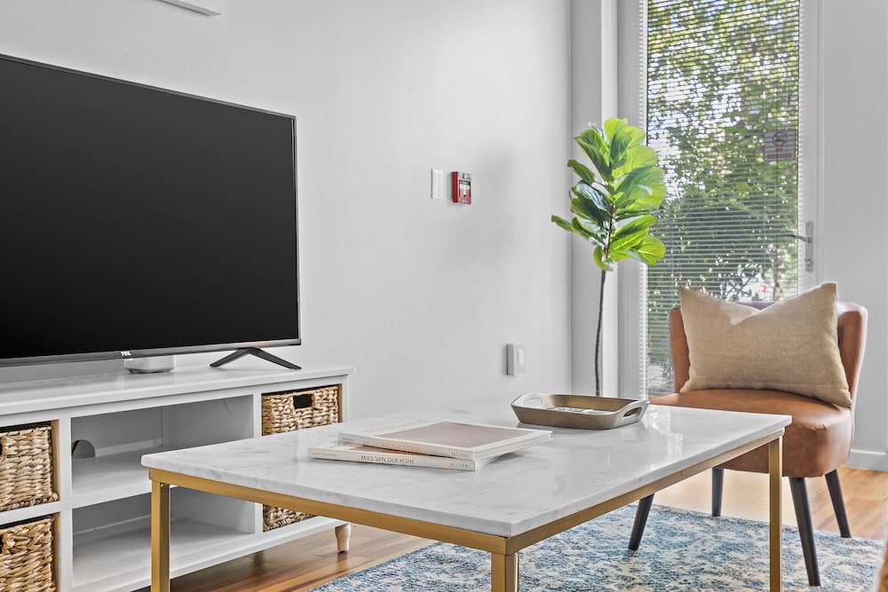 Signature Apartment, 2 Bedrooms, Non Smoking, Pool Access (Self Check-in with Virtual Front Desk) photo 2