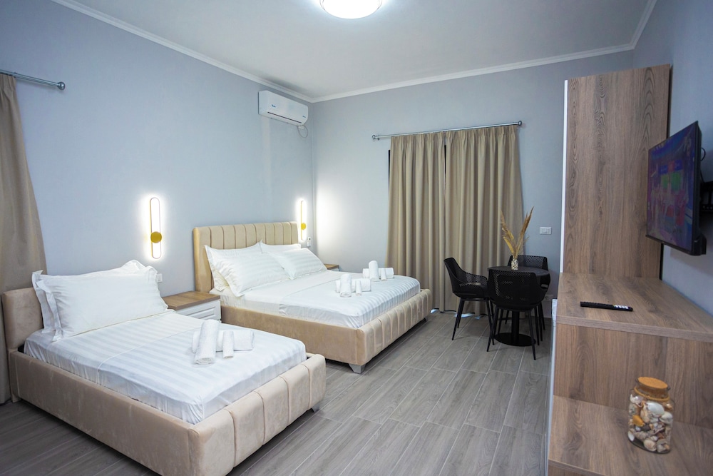 Deluxe Double Room, Balcony, Courtyard View photo 2