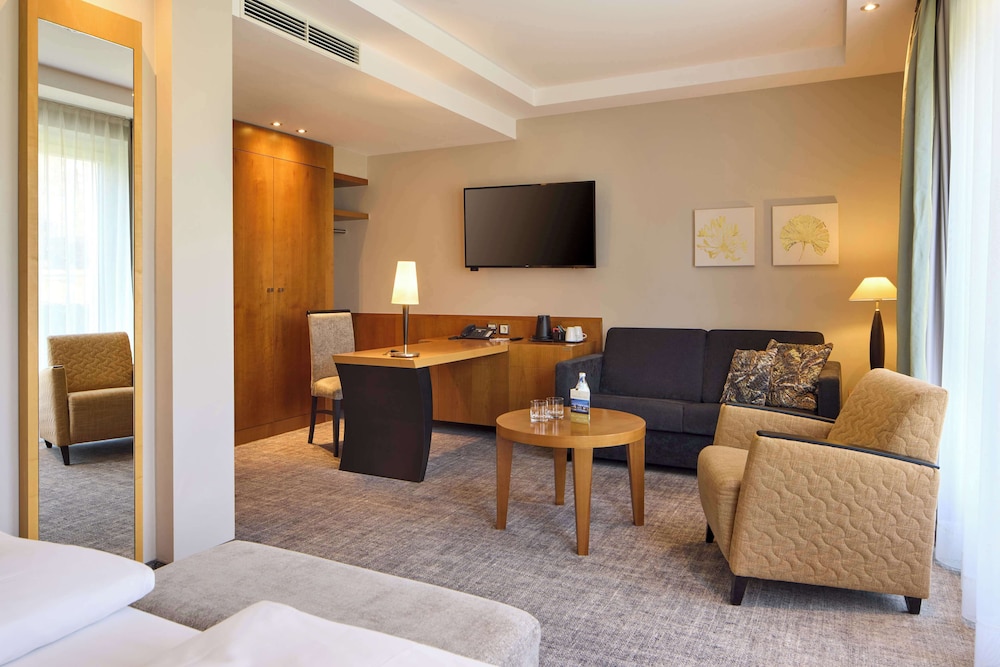 Superior Room, 1 Double Bed, Garden View, Annex Building (Converts to 2 Twin Beds) photo 2