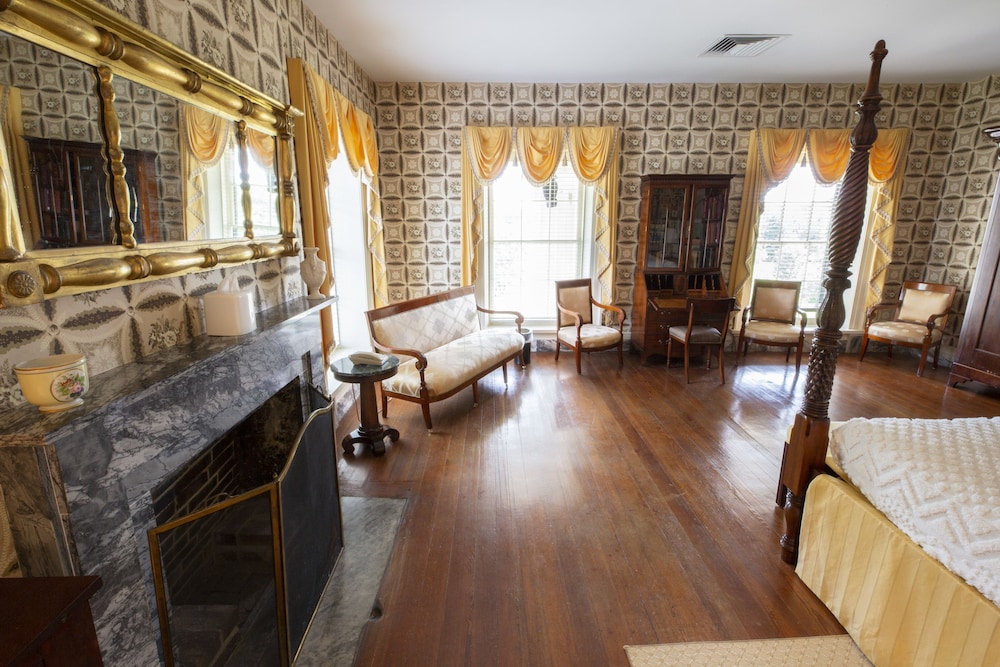 Suite (Carrington) - Photo 3