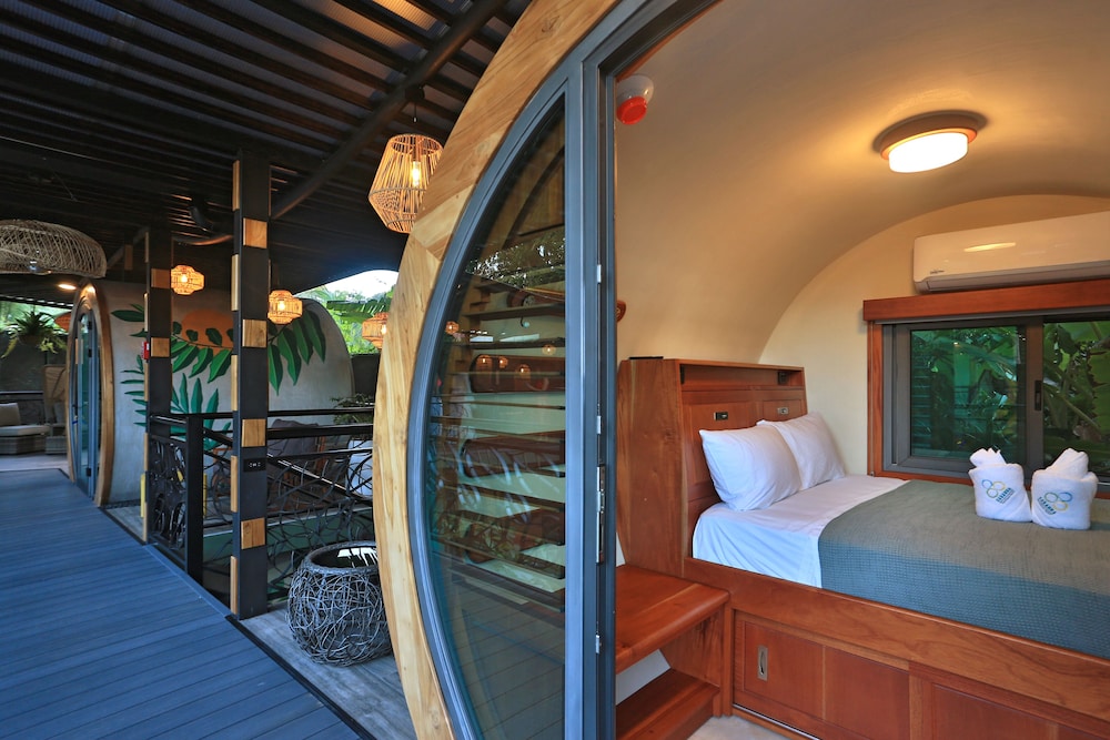 Standard Double Room, Shared Bathroom