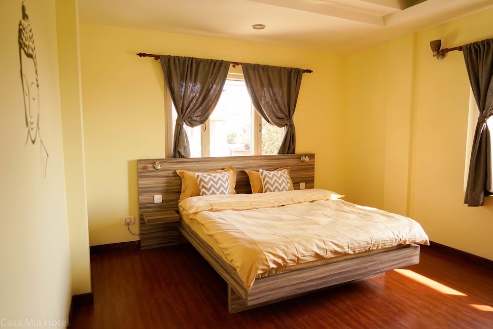 Deluxe Double Room, 1 Queen Bed, Bathtub, City View