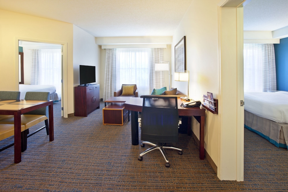 Suite, 2 Bedrooms (Hearing Accessible) photo 2