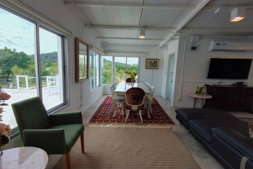 Penthouse - Photo 8