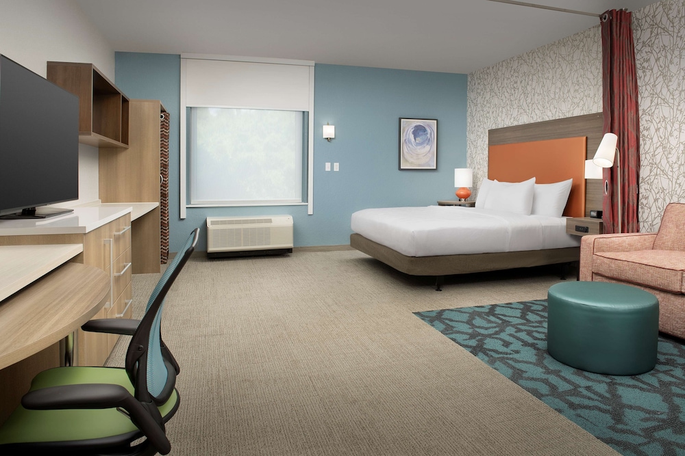 Studio, 1 King Bed, Accessible, Bathtub - Photo 1
