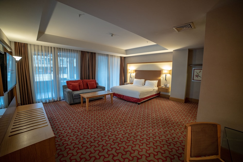 Grand Deluxe Room With Garden View