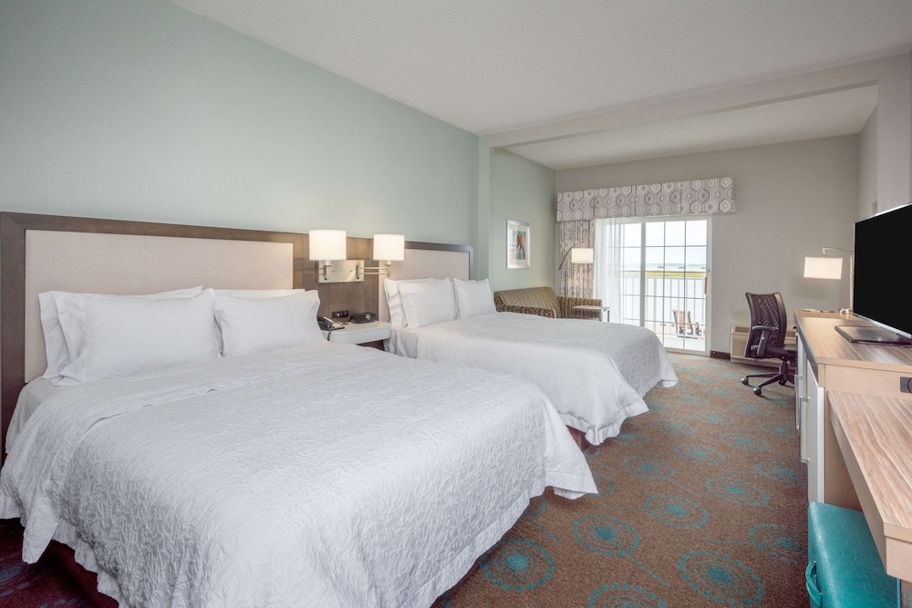 Room, Multiple Beds (Waterfront) photo 2