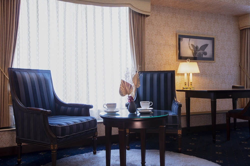 Classic Luxury Twin Room for 3 people, Non Smoking - Photo 3