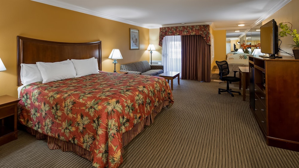 Suite, 1 King Bed, Balcony, Harbor View photo 1