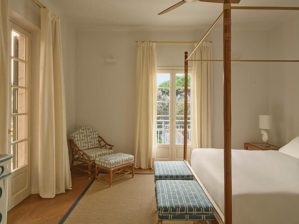 Grand Room, Garden View
