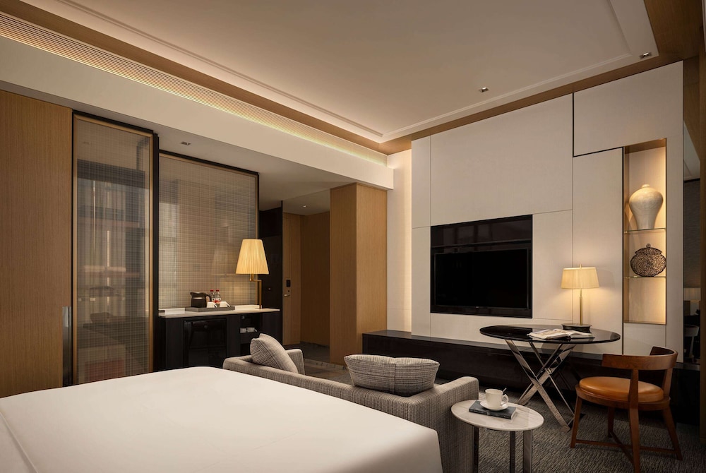 Deluxe Room, 1 King Bed, Non Smoking