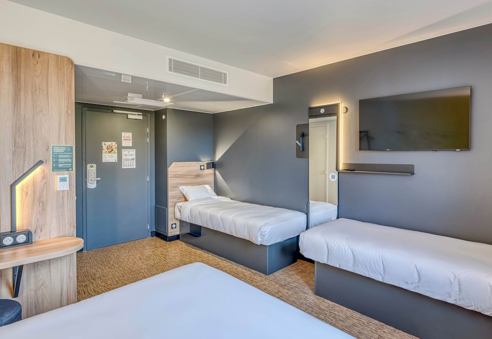 Quadruple Room, Non Smoking - Photo 3