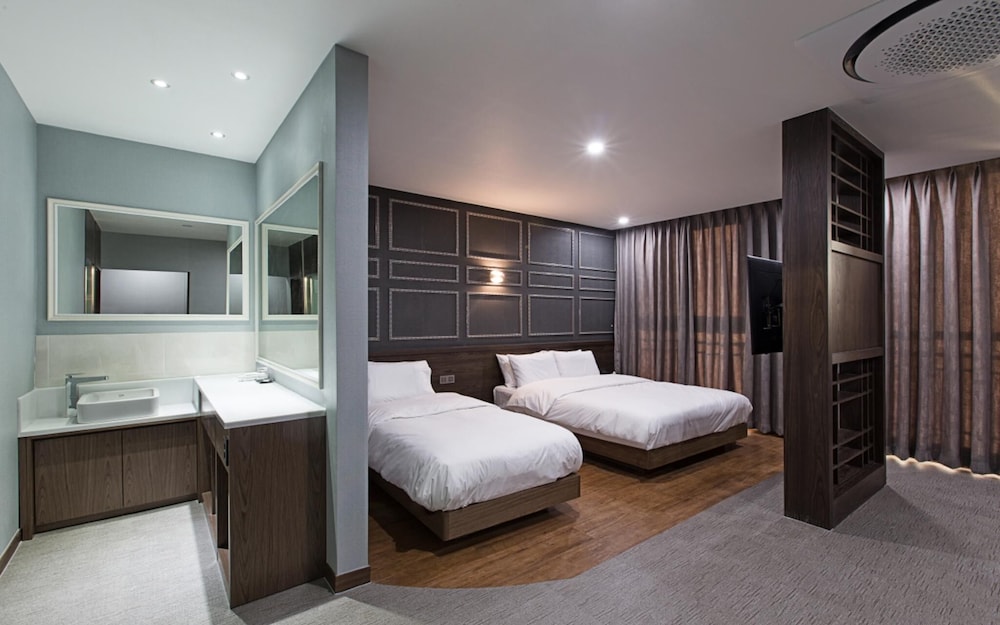 Room (Ocean Family (Breakfast PKG for 2 Net) - Photo 2
