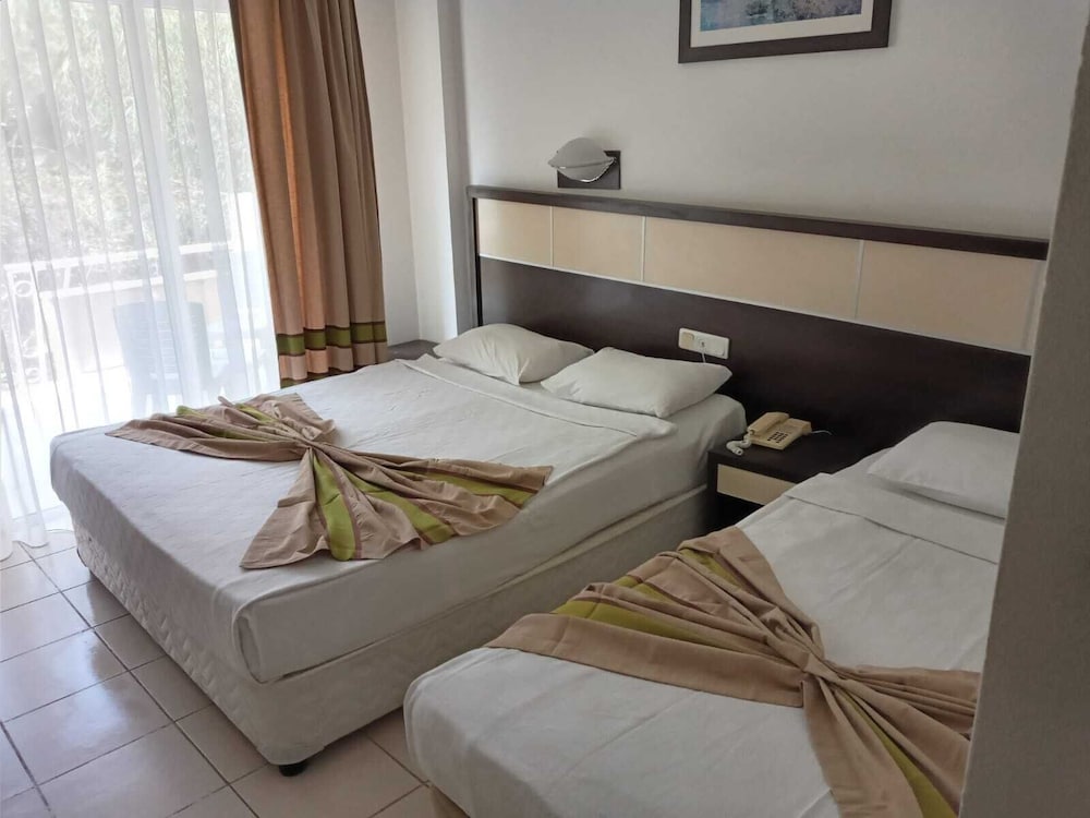 Standard Double Room, Pool View photo 1