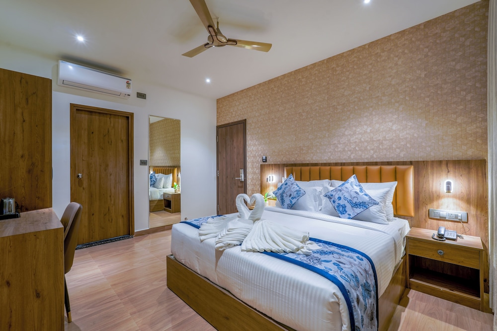 Deluxe Double Room, Garden View