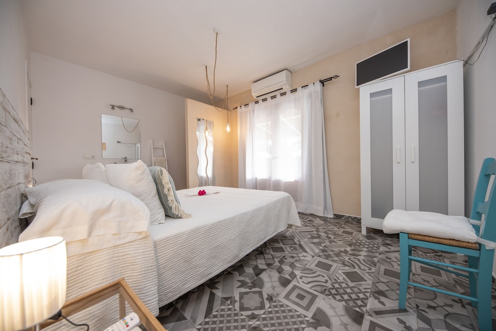 Double Room, Ensuite (Na Blanca) photo 3