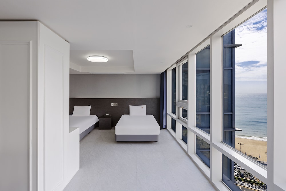 Suite Partial Ocean View - Photo 5