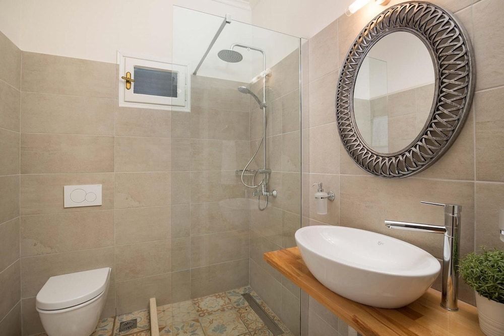Villa photo 2