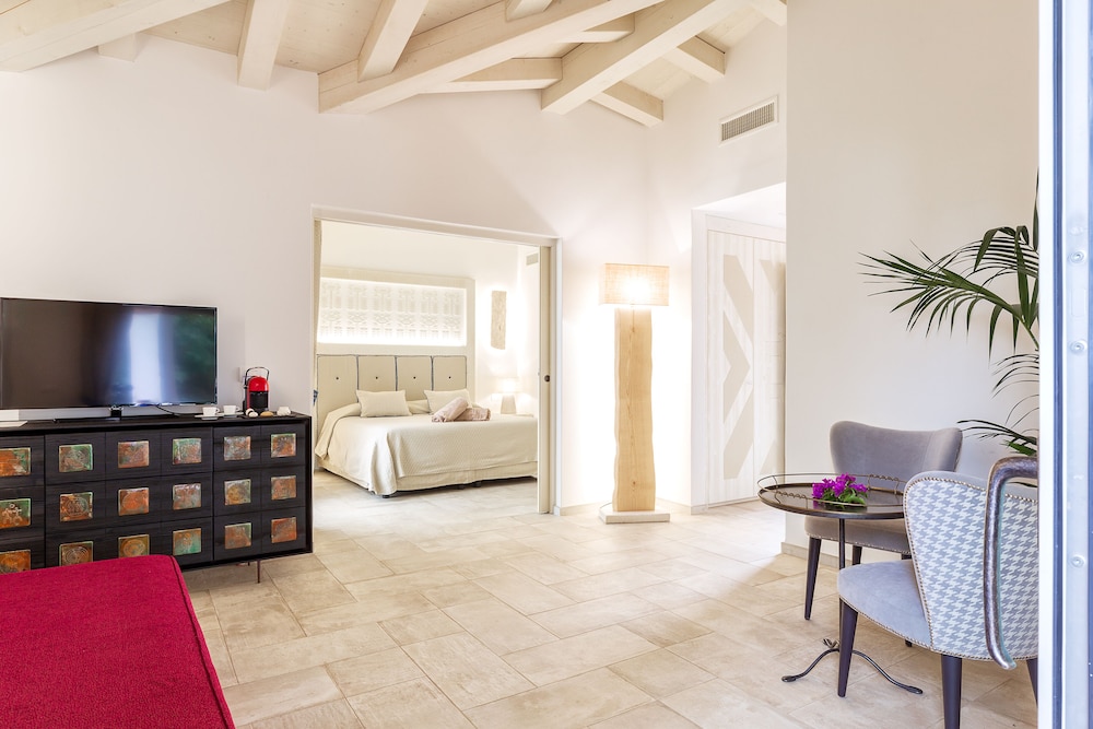 Suite, Multiple Beds - Photo 5