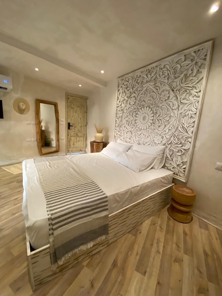 Studio Suite with Jacuzzi Pyramids view photo 1