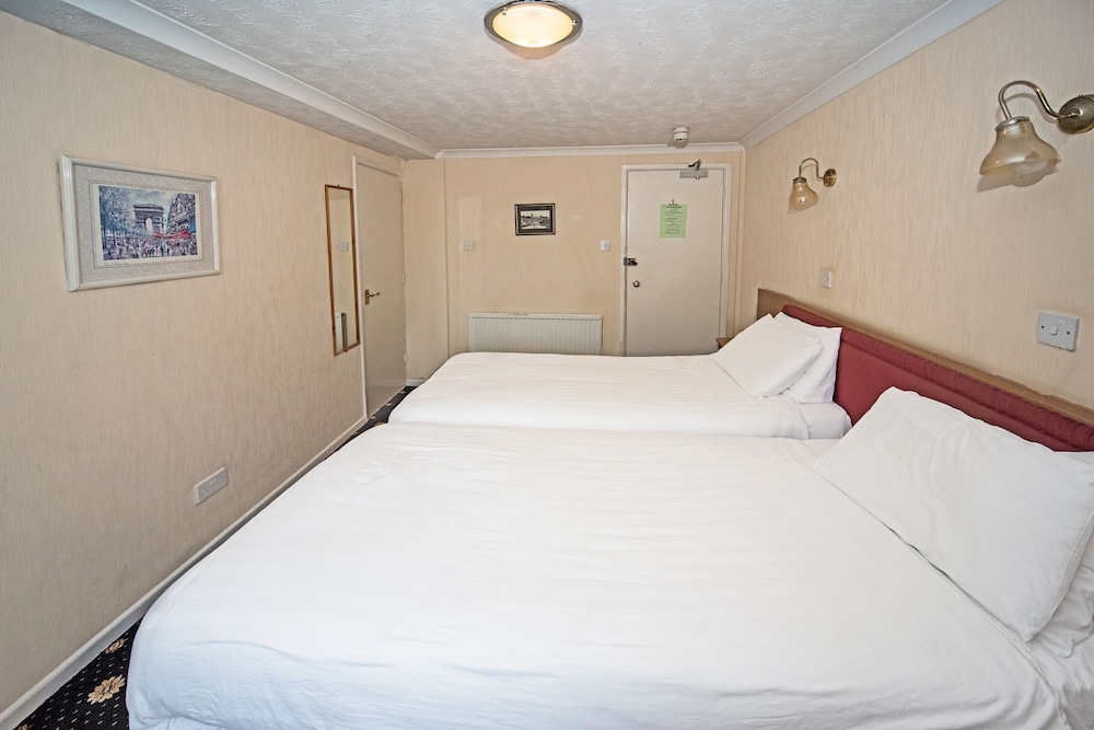 Standard Twin Room photo 3
