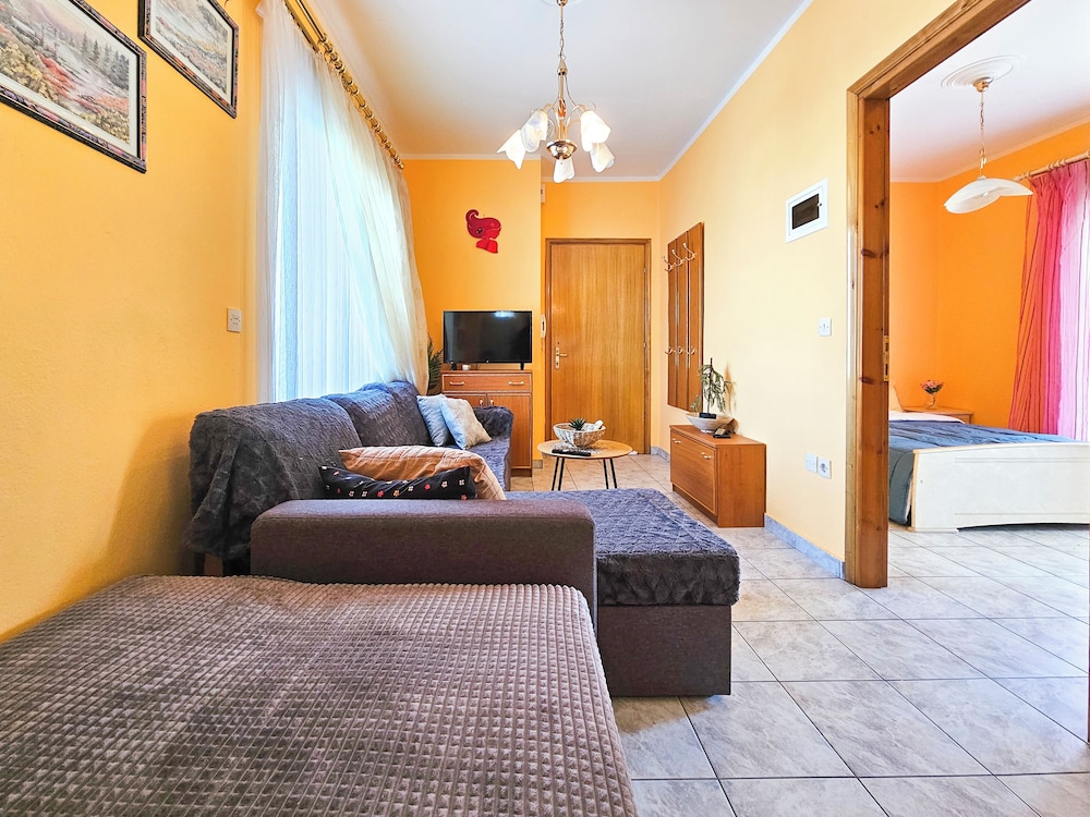 Classic Apartment, 1 Bedroom photo 1