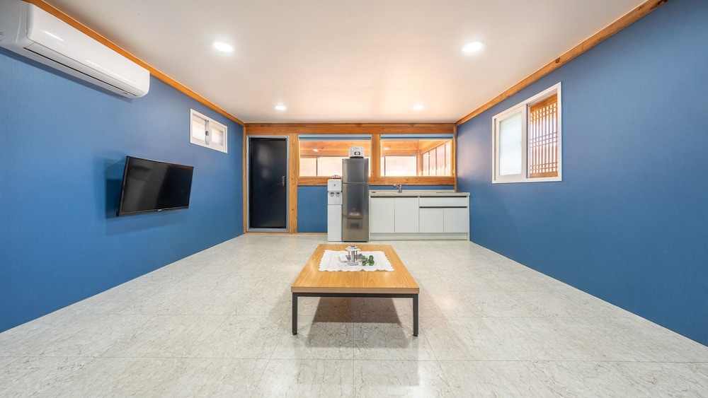 Basic Room, 1 Bedroom (Room Maru 8)
