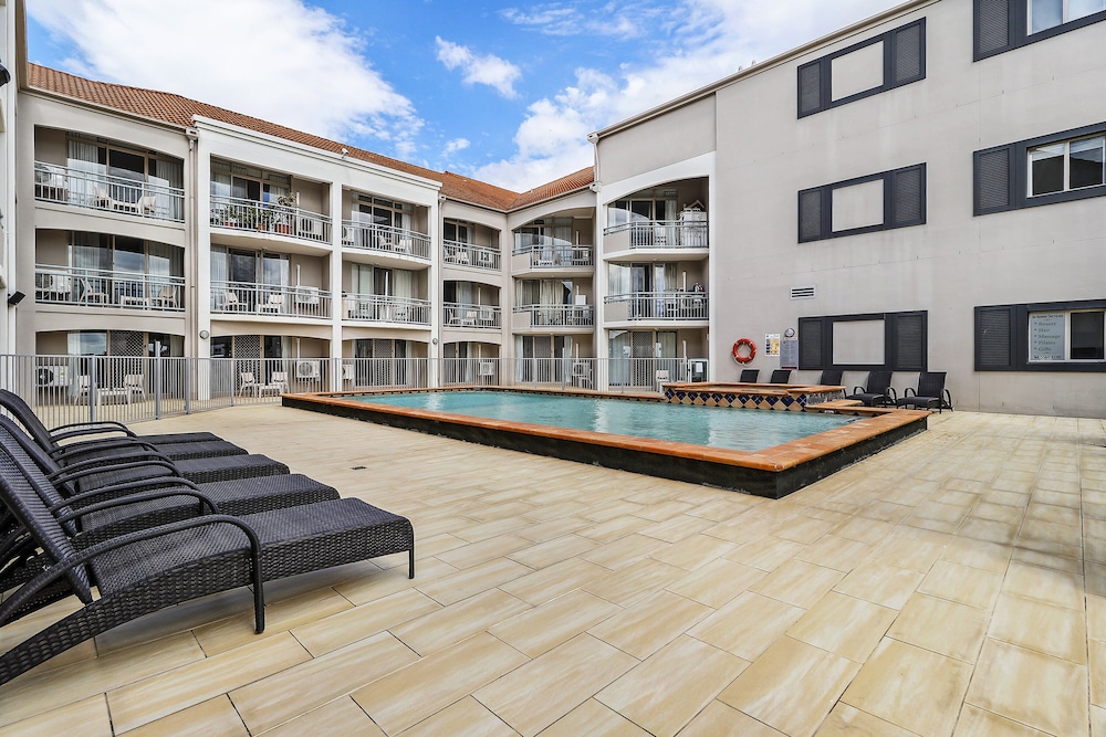 2 Beds With Balcony photo 1