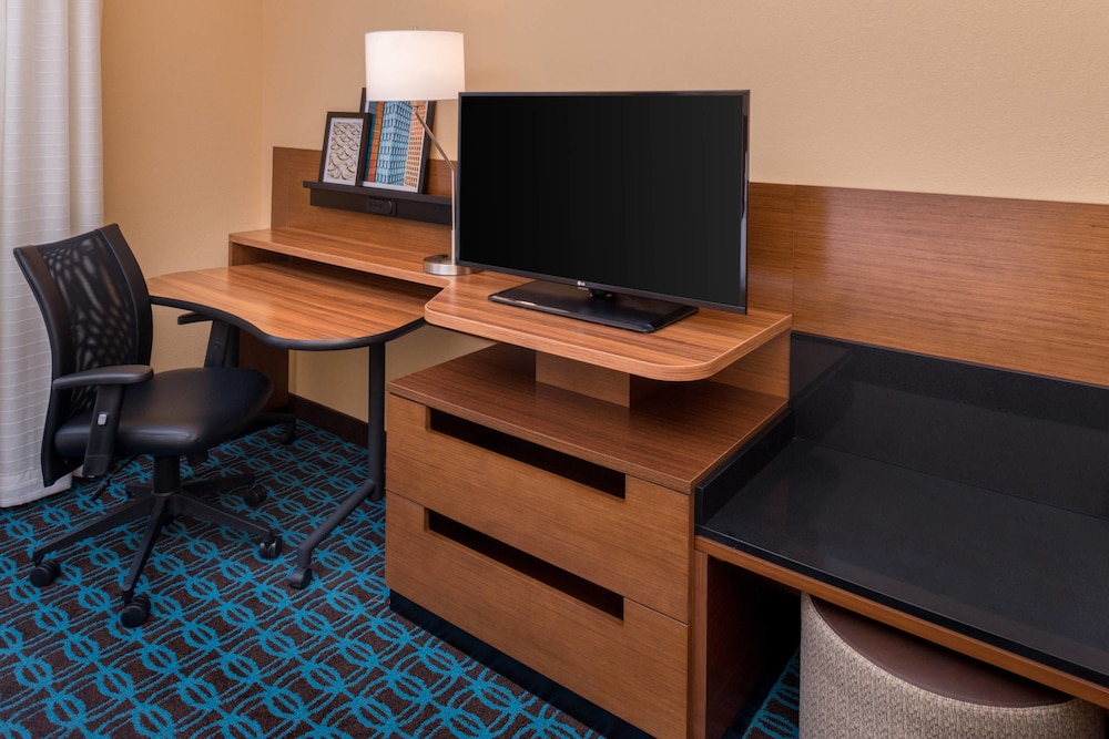 Room, 1 King Bed (Hearing Accessible) photo 2