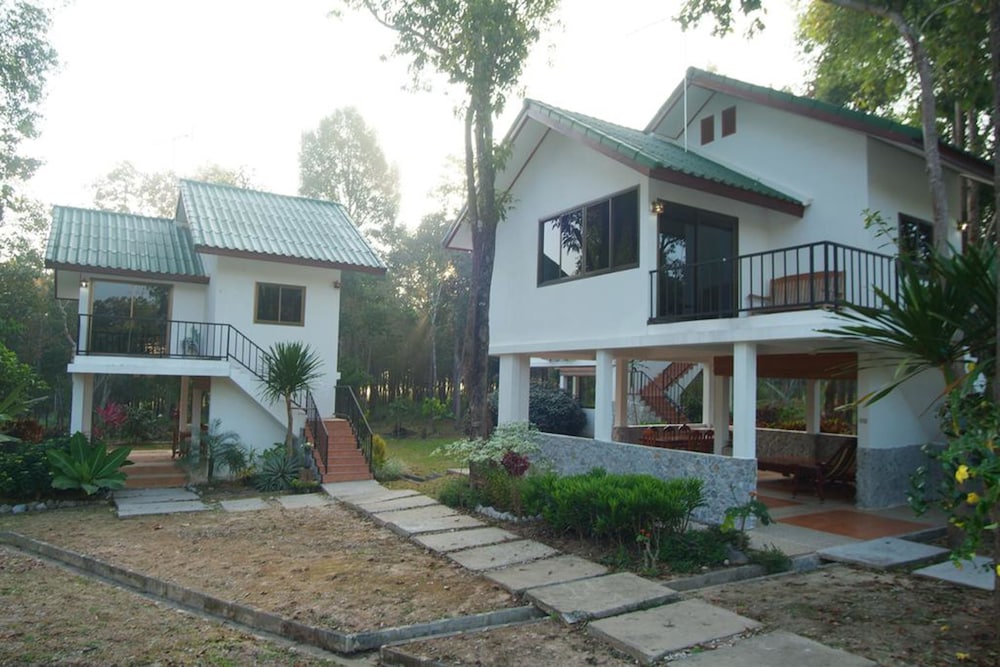 2 Bedrooms House - Baan Pround Fah photo 2
