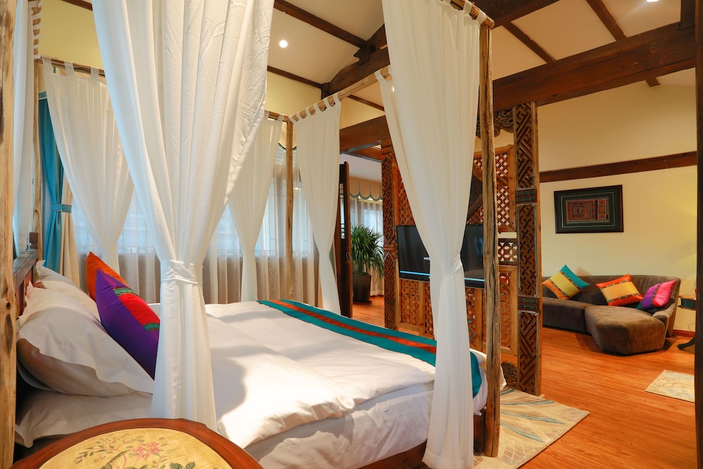 Deluxe Studio Suite (602)