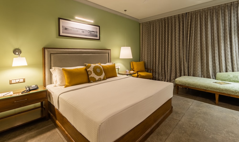 Club Room With Complimentary In-House Entertainment & 15% Off On FnB,Spa & Laundry - Photo 2