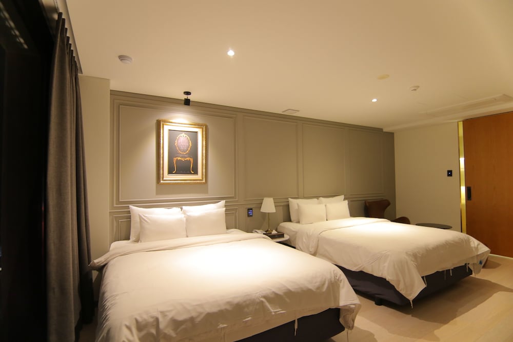 Deluxe Twin Room - Photo 12