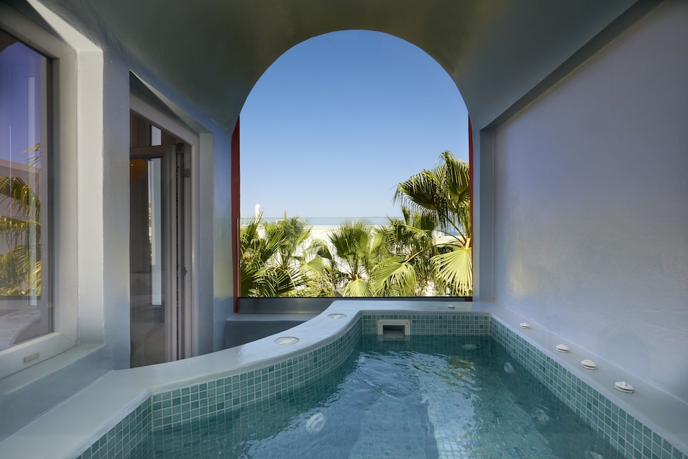 Premium Suite, Hot Tub (Outdoor) - Photo 14