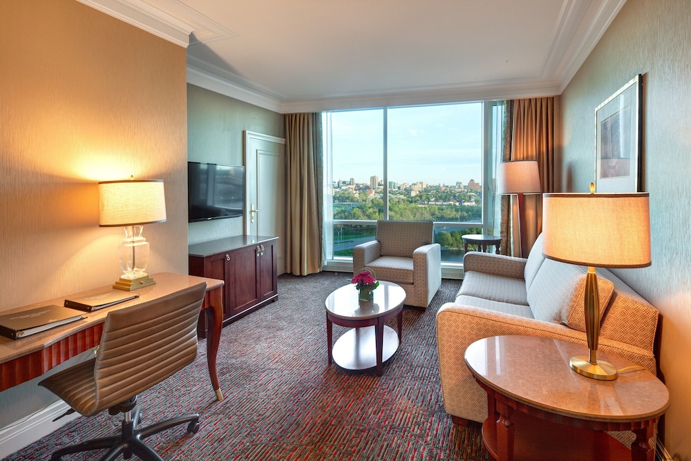 1 Bedroom Suite, 1 King Bed, Jetted Tub - Photo 5