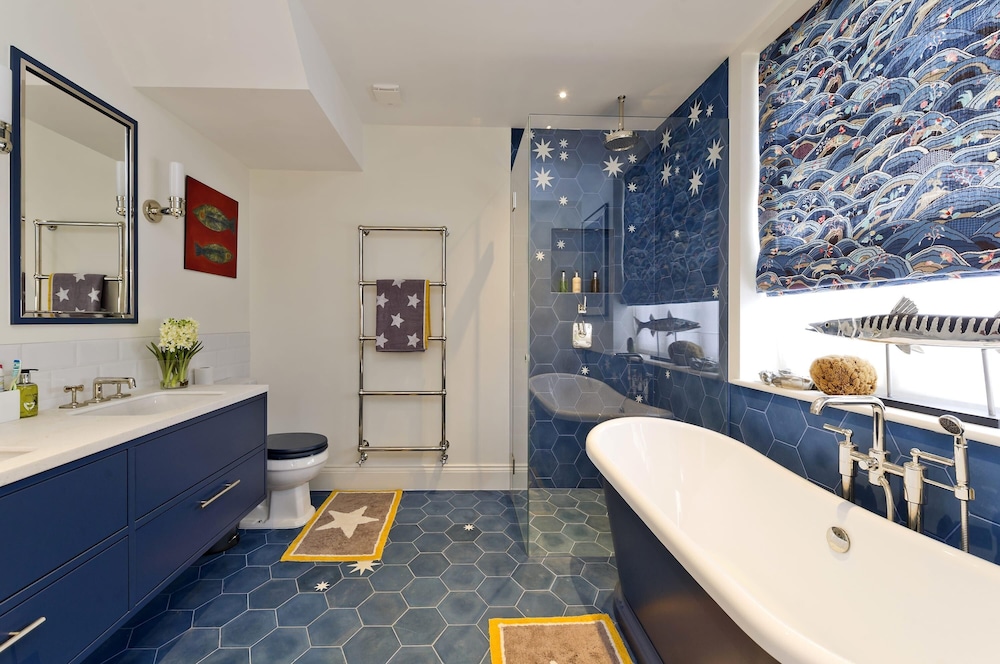 Stunning 5 bed Fulham Home w Indoor Pool Sauna and Private Garden, Photo 30